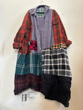 Load image into Gallery viewer, Oversized Shirt Dress